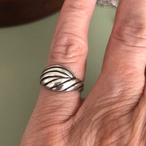Silver fashion ring, size 6.